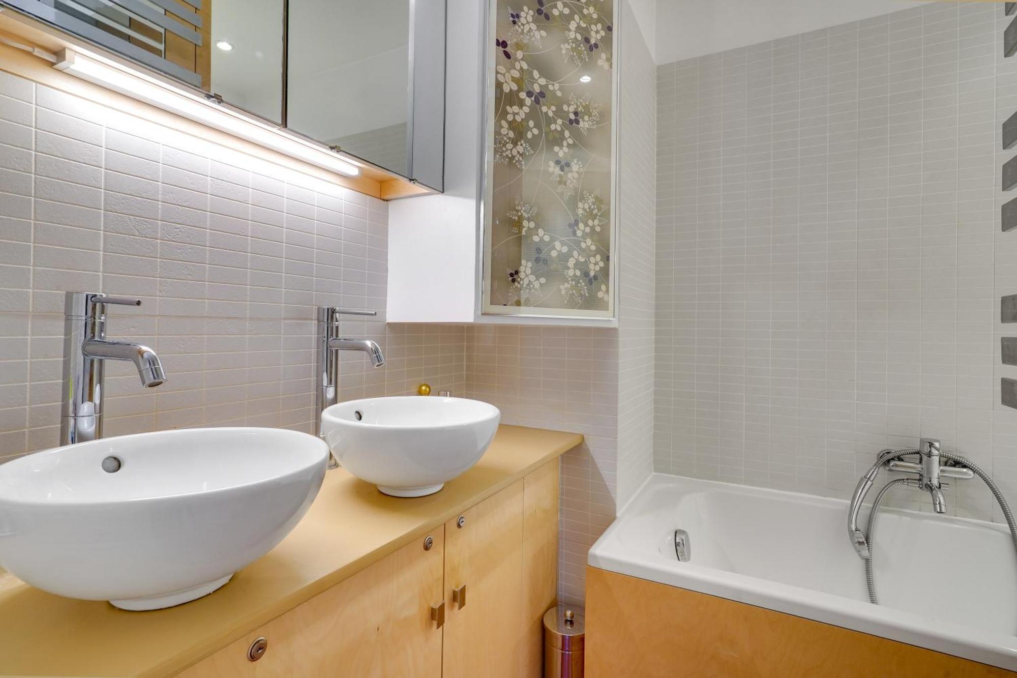 Bastille Design With Ac Terrace 5 People By Weekome Apartment *